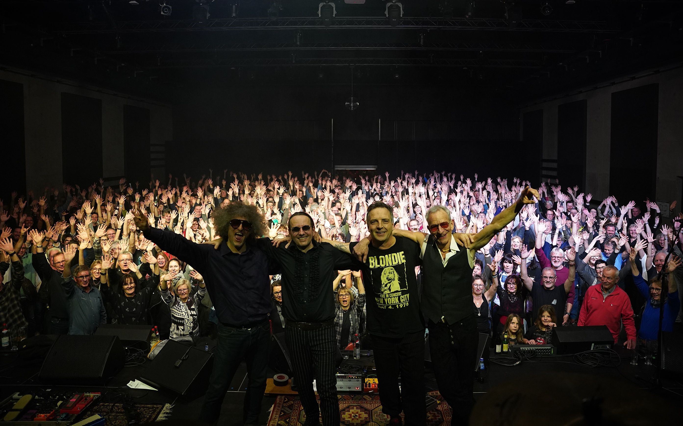 SONIC LOVE & The Rock Revolution - präsentiert von Wüste Welle
